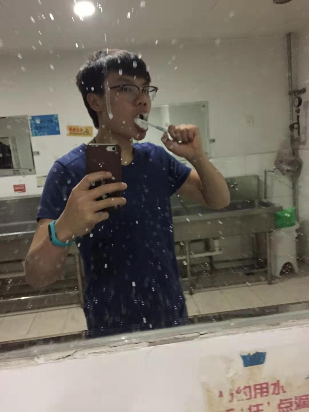 彭乐伦